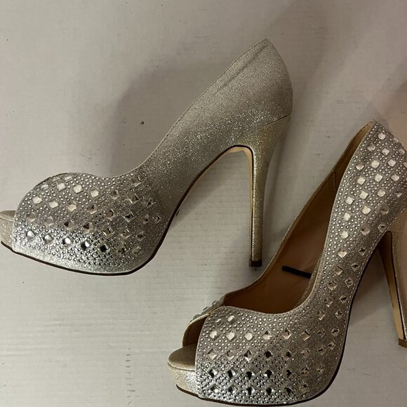 Camille La Vie Jeweled Silver High Heel Size 8 - Picture 5 of 8